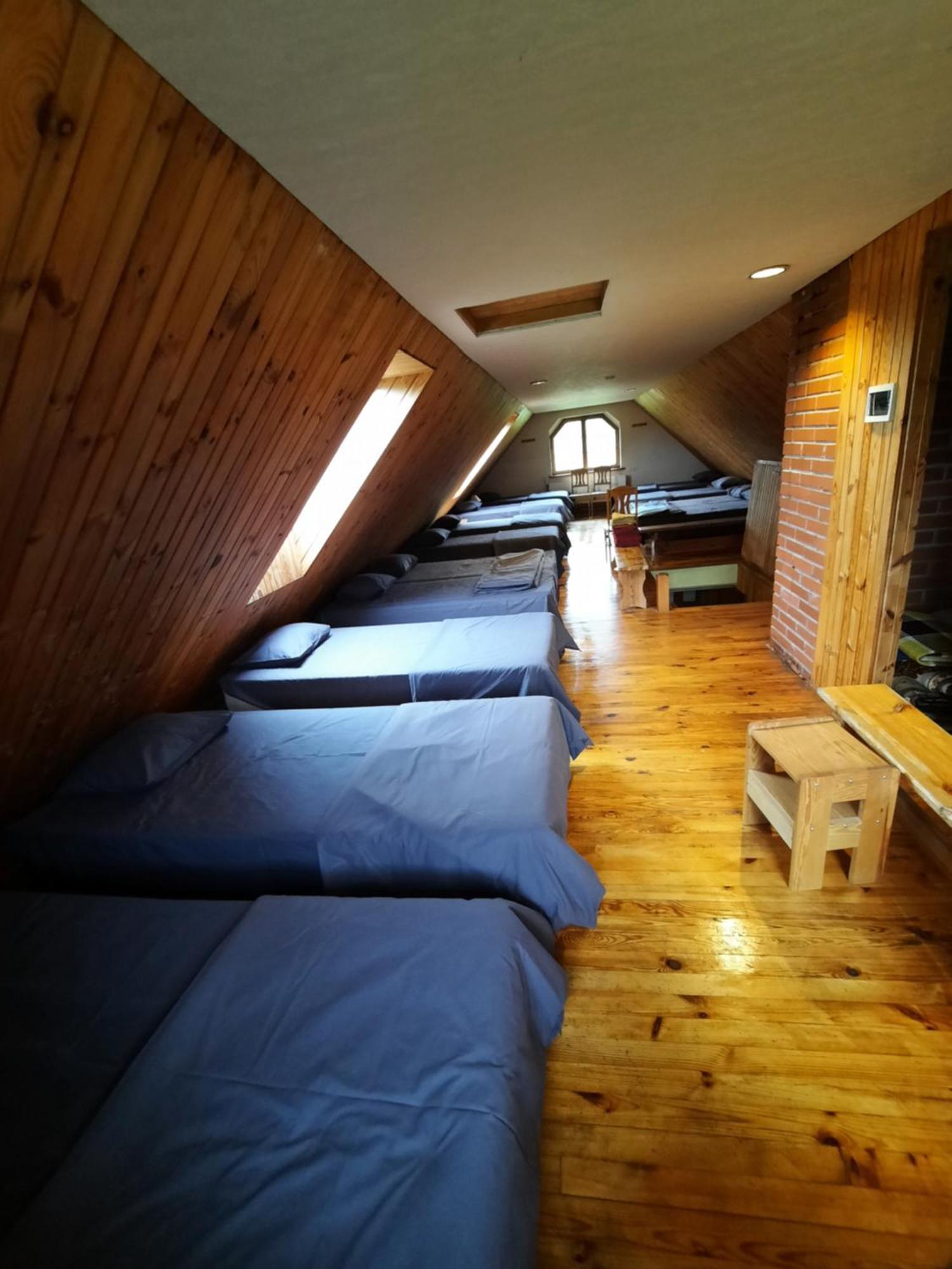 Jaun-Ievinas Hotel Rauna Kültér fotó