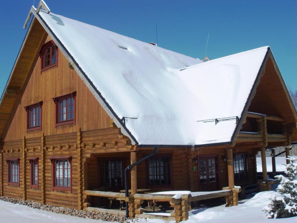 Jaun-Ievinas Hotel Rauna Kültér fotó