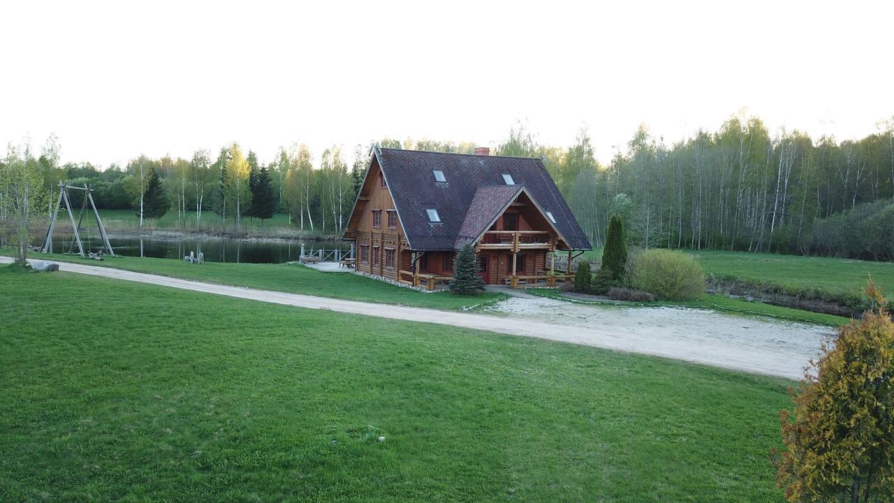 Jaun-Ievinas Hotel Rauna Kültér fotó